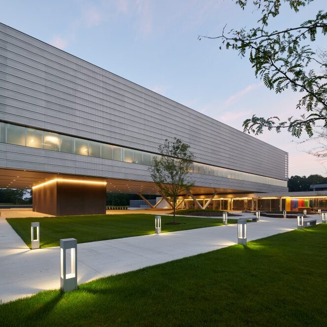 Image of the UConn Innovation Partnership Building